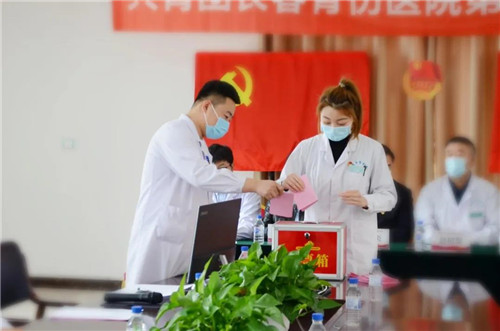热烈庆祝共青团长春骨伤医院团支部第一次代表大会胜利召开02.jpg